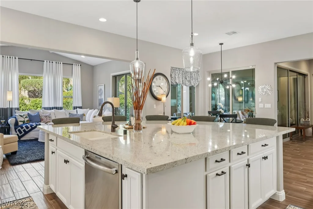 425 Rosina Vista, Las Vegas, NV 89138