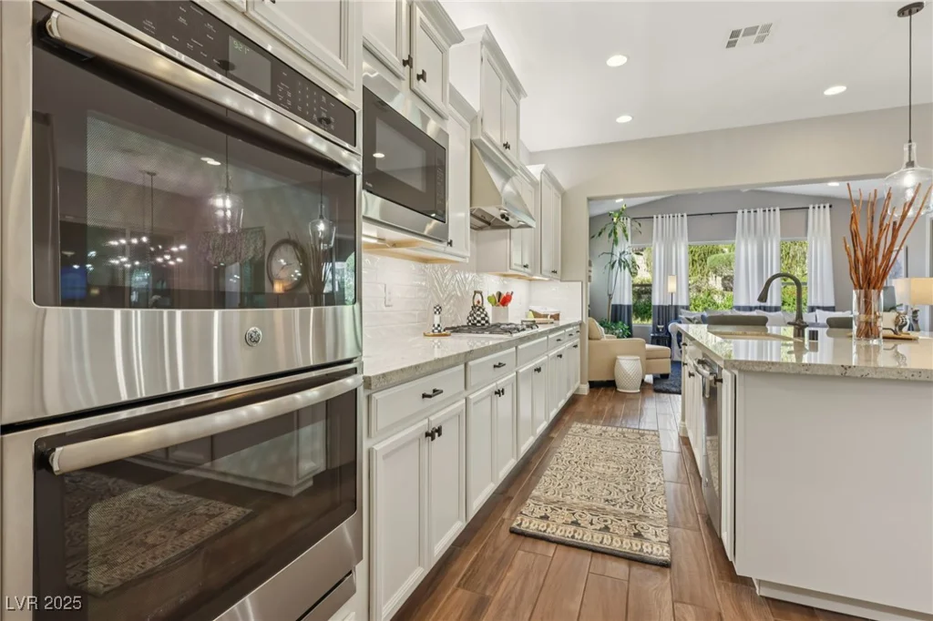 425 Rosina Vista, Las Vegas, NV 89138