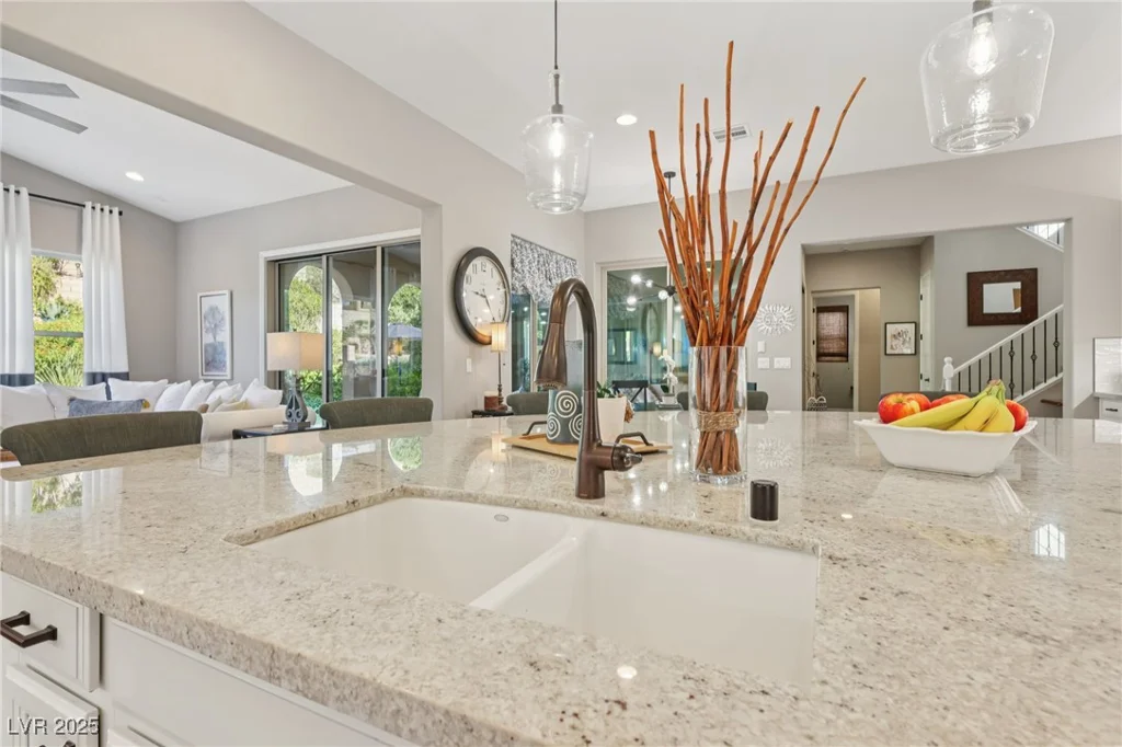 425 Rosina Vista, Las Vegas, NV 89138