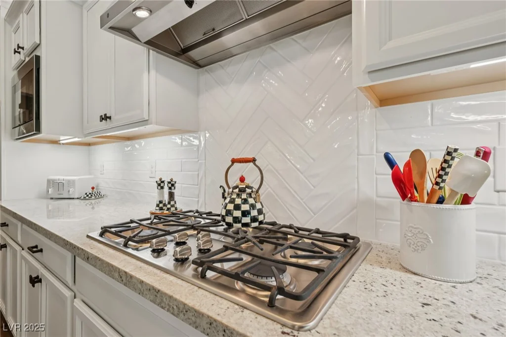 425 Rosina Vista, Las Vegas, NV 89138