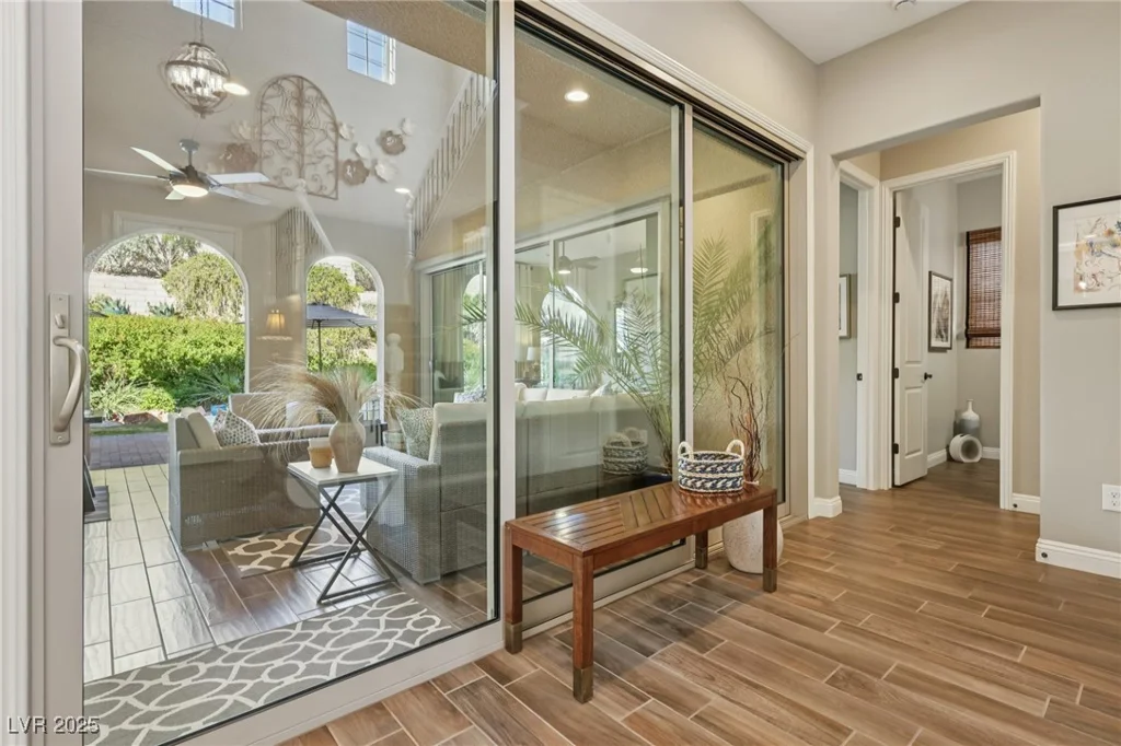 425 Rosina Vista, Las Vegas, NV 89138