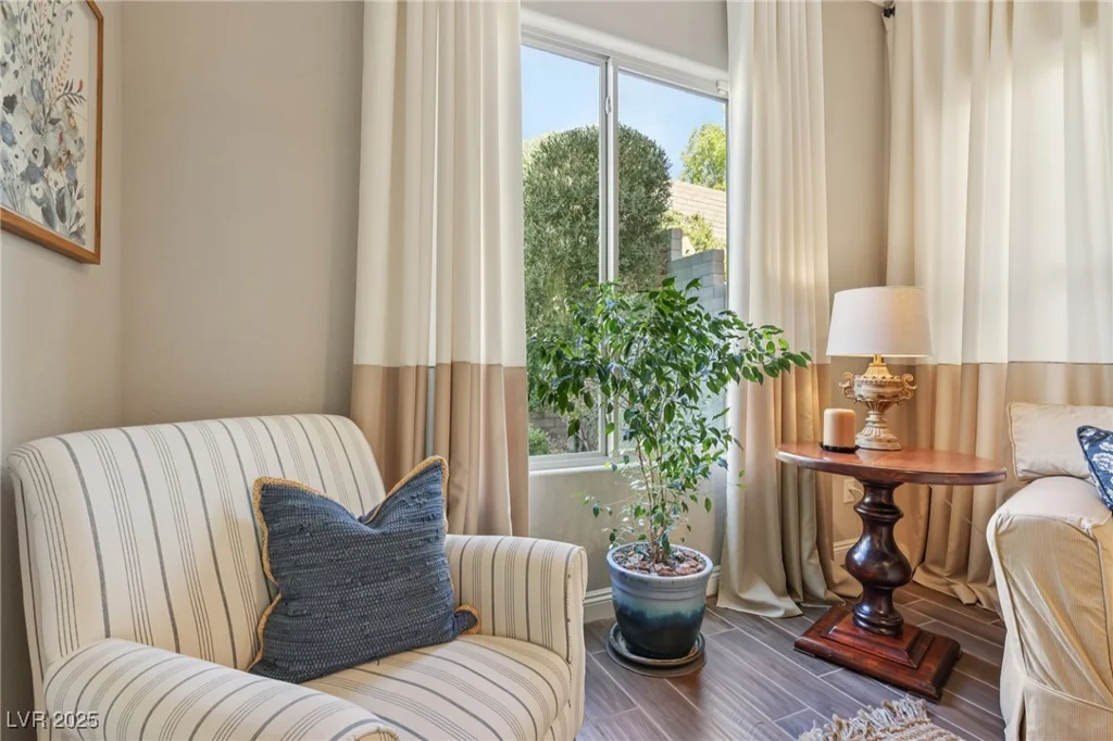 425 Rosina Vista, Las Vegas, NV 89138
