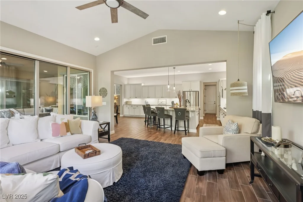 425 Rosina Vista, Las Vegas, NV 89138