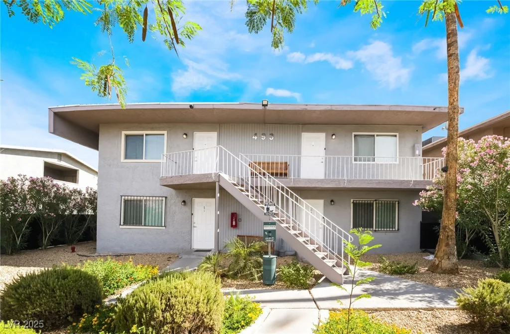 493 McKellar, Las Vegas, NV 89119