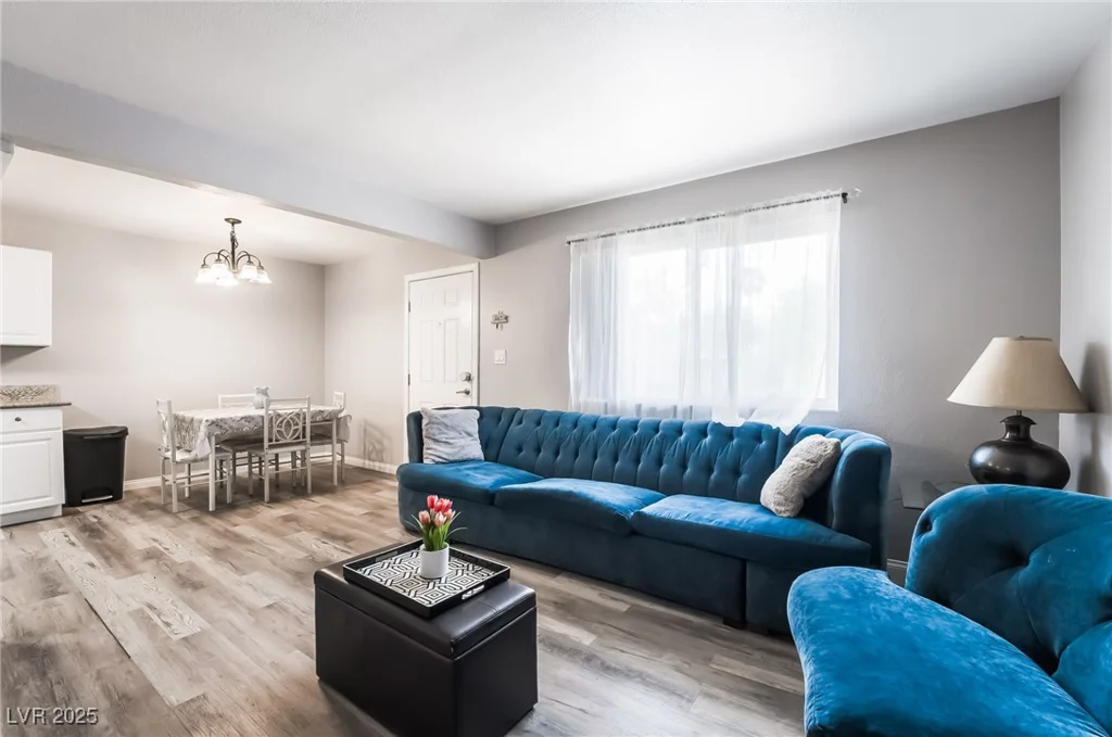 493 McKellar, Las Vegas, NV 89119