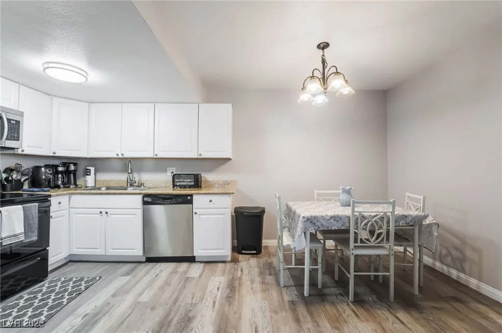 493 McKellar, Las Vegas, NV 89119