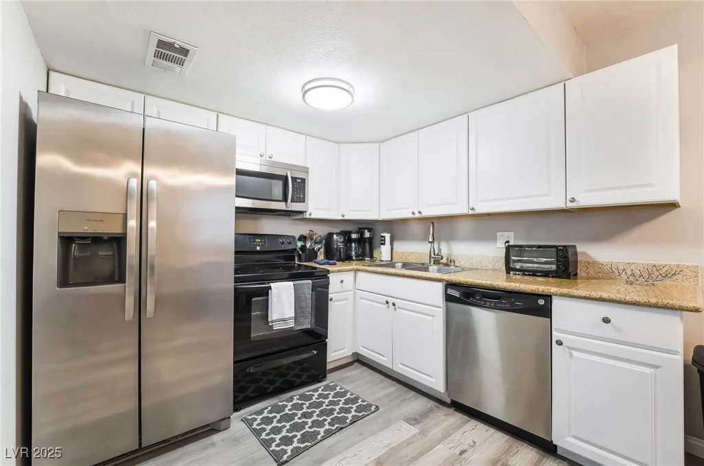 493 McKellar, Las Vegas, NV 89119