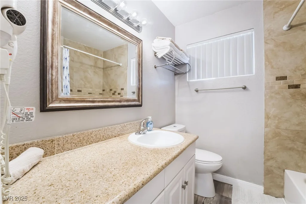 493 McKellar, Las Vegas, NV 89119