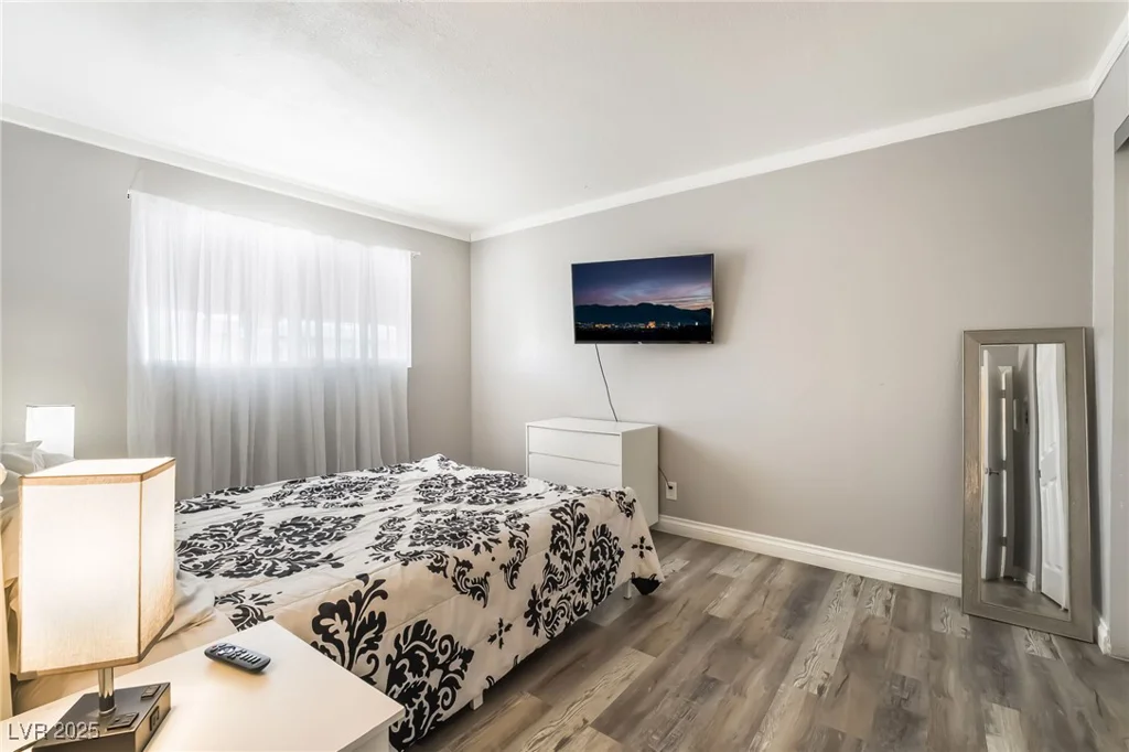 493 McKellar, Las Vegas, NV 89119