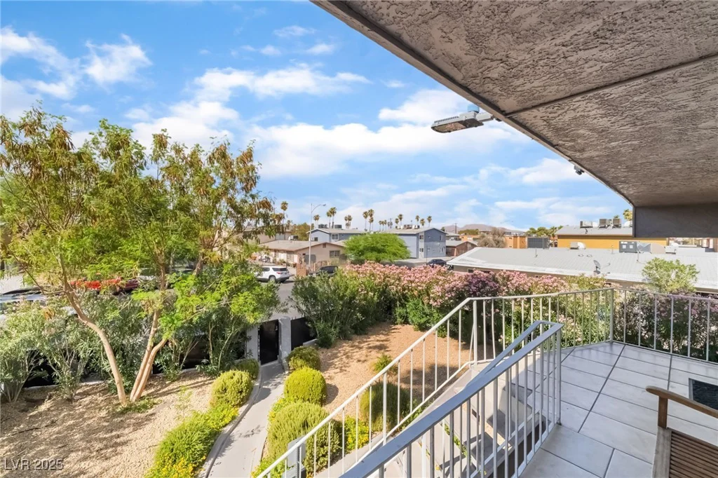 493 McKellar, Las Vegas, NV 89119