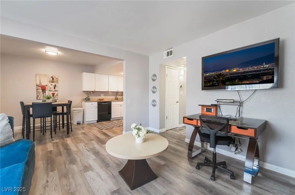 493 McKellar, Las Vegas, NV 89119
