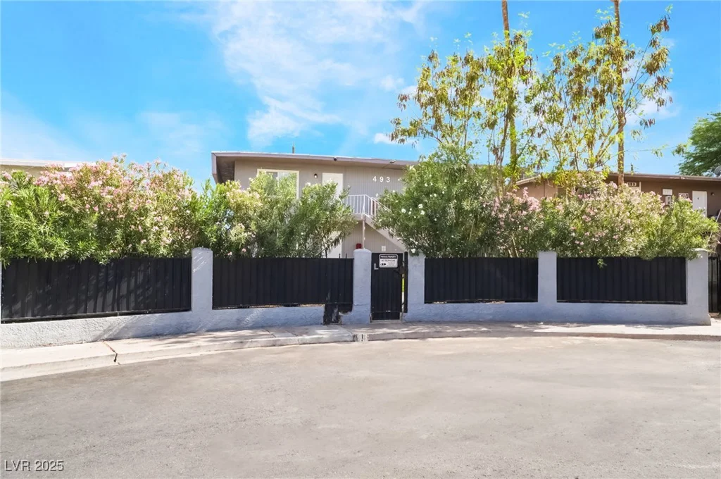 493 McKellar, Las Vegas, NV 89119