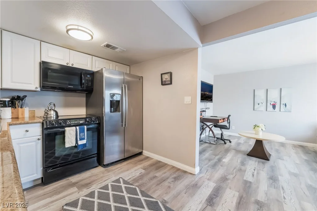 493 McKellar, Las Vegas, NV 89119