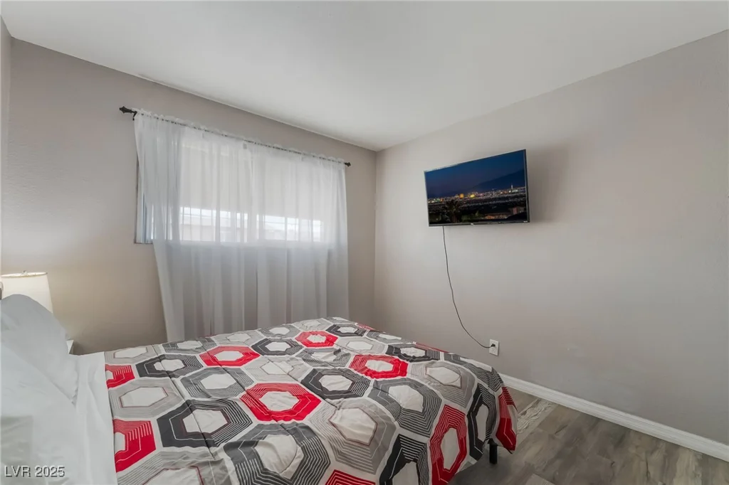 493 McKellar, Las Vegas, NV 89119