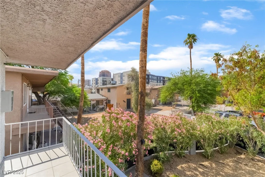 493 McKellar, Las Vegas, NV 89119