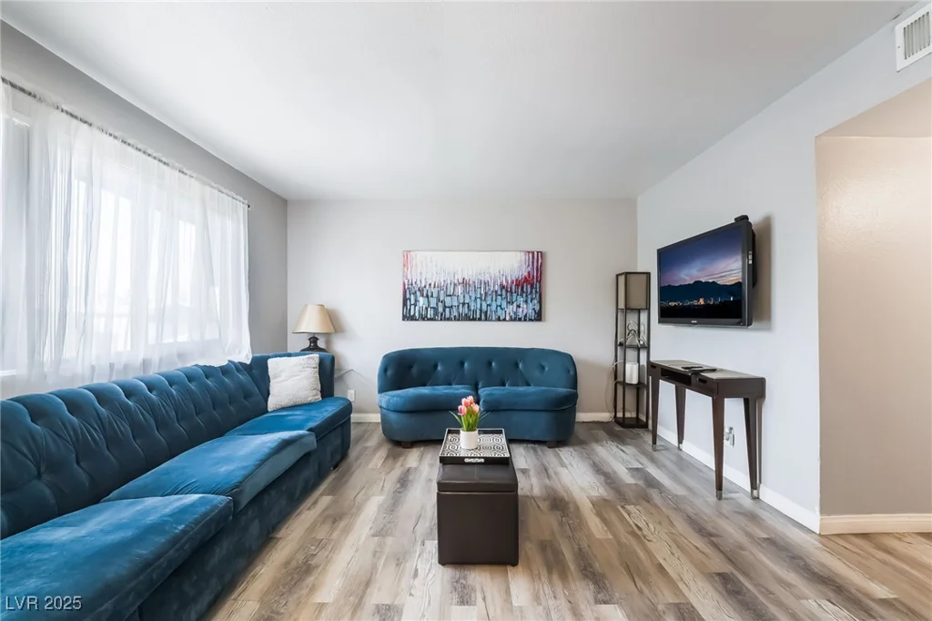 493 McKellar, Las Vegas, NV 89119