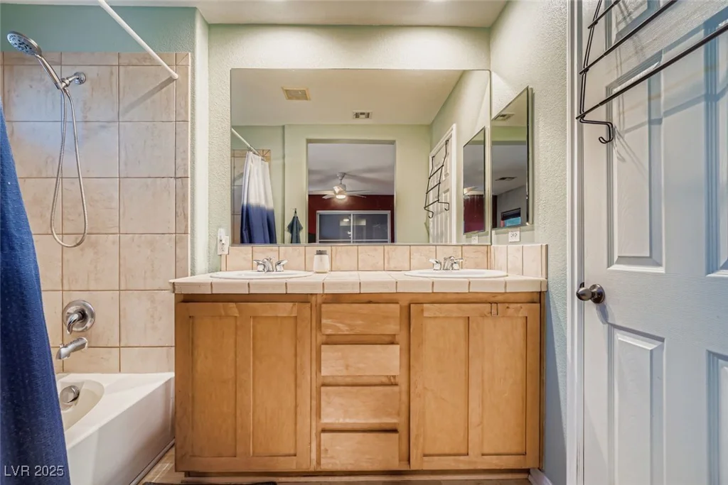 6132 Wild Waters, Las Vegas, NV 89139