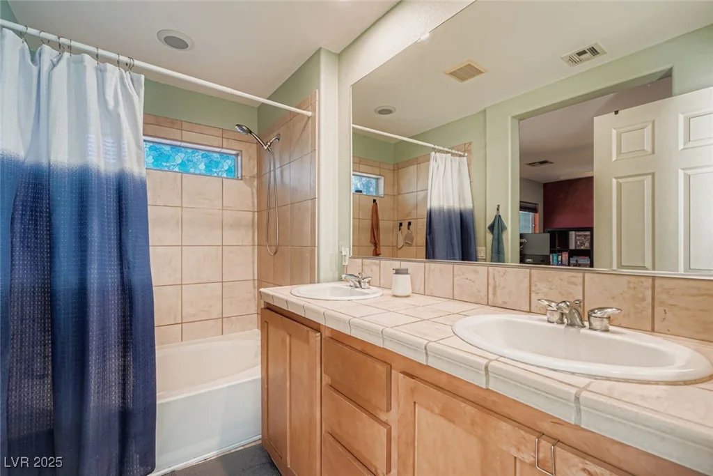6132 Wild Waters, Las Vegas, NV 89139