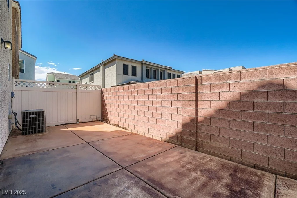 6132 Wild Waters, Las Vegas, NV 89139