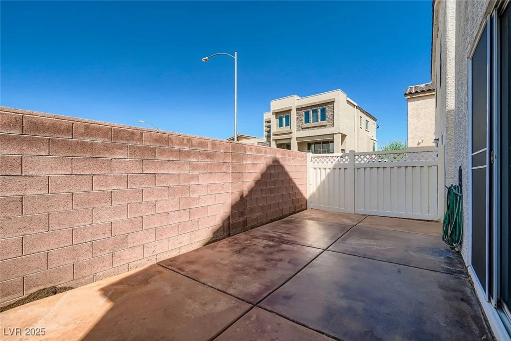 6132 Wild Waters, Las Vegas, NV 89139