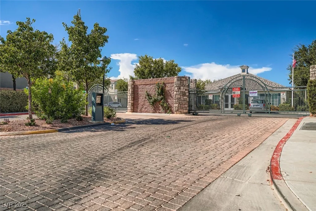 6132 Wild Waters, Las Vegas, NV 89139