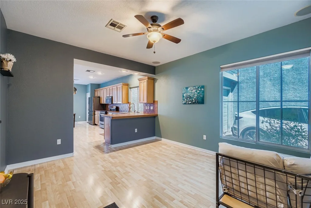 6132 Wild Waters, Las Vegas, NV 89139