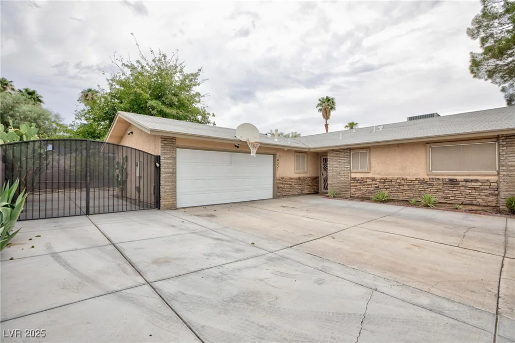 4321 El Antonio, Las Vegas, NV 89121