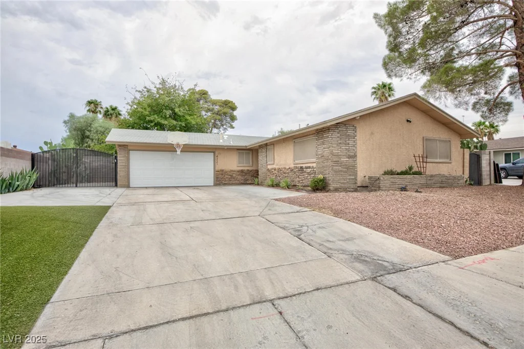 4321 El Antonio, Las Vegas, NV 89121