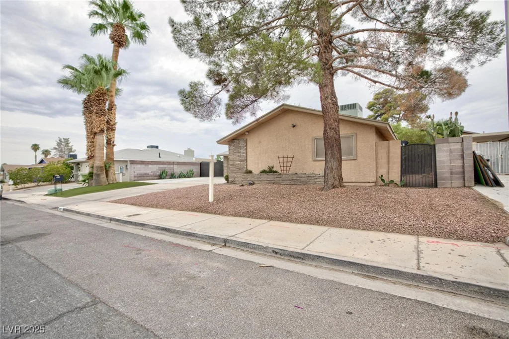 4321 El Antonio, Las Vegas, NV 89121