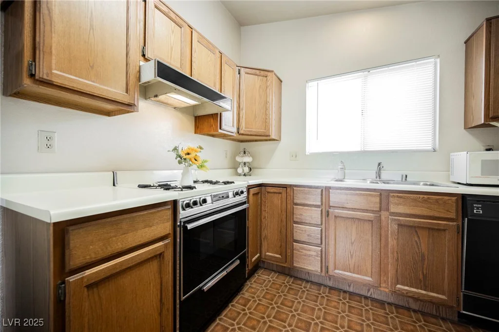 1642 Keena, Henderson, NV 89011