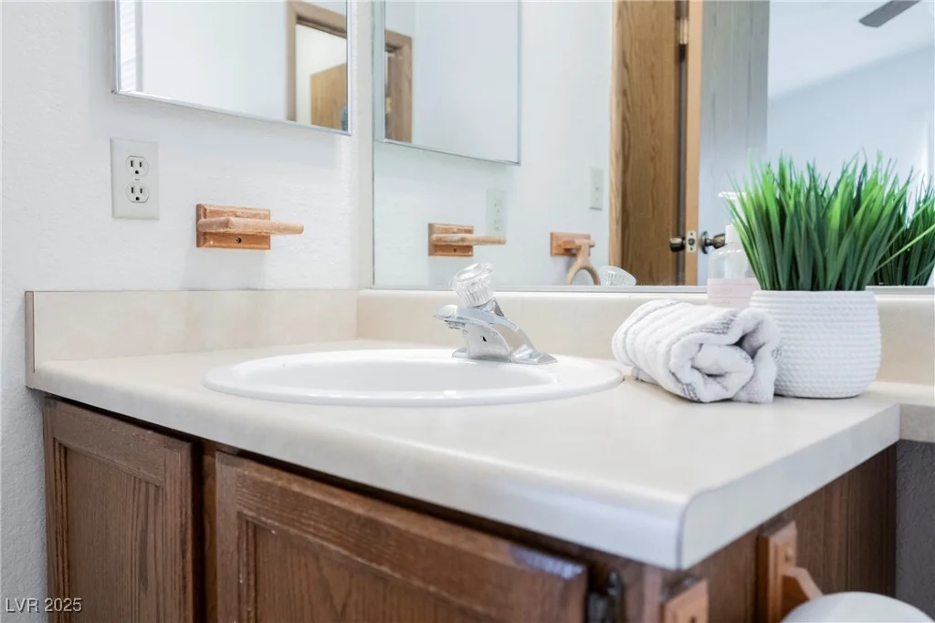 1642 Keena, Henderson, NV 89011
