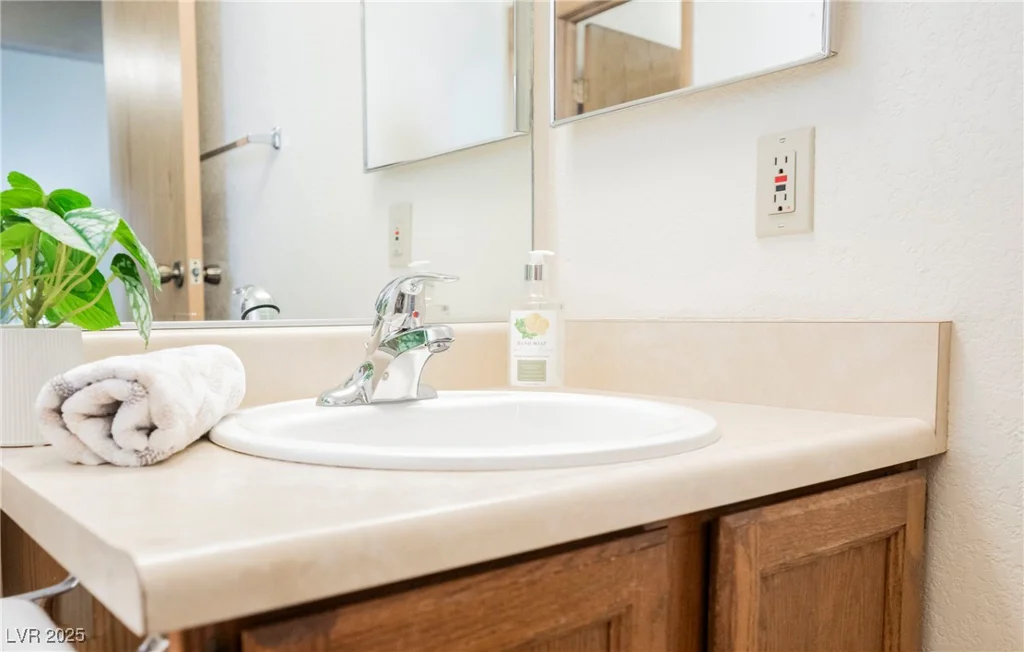 1642 Keena, Henderson, NV 89011