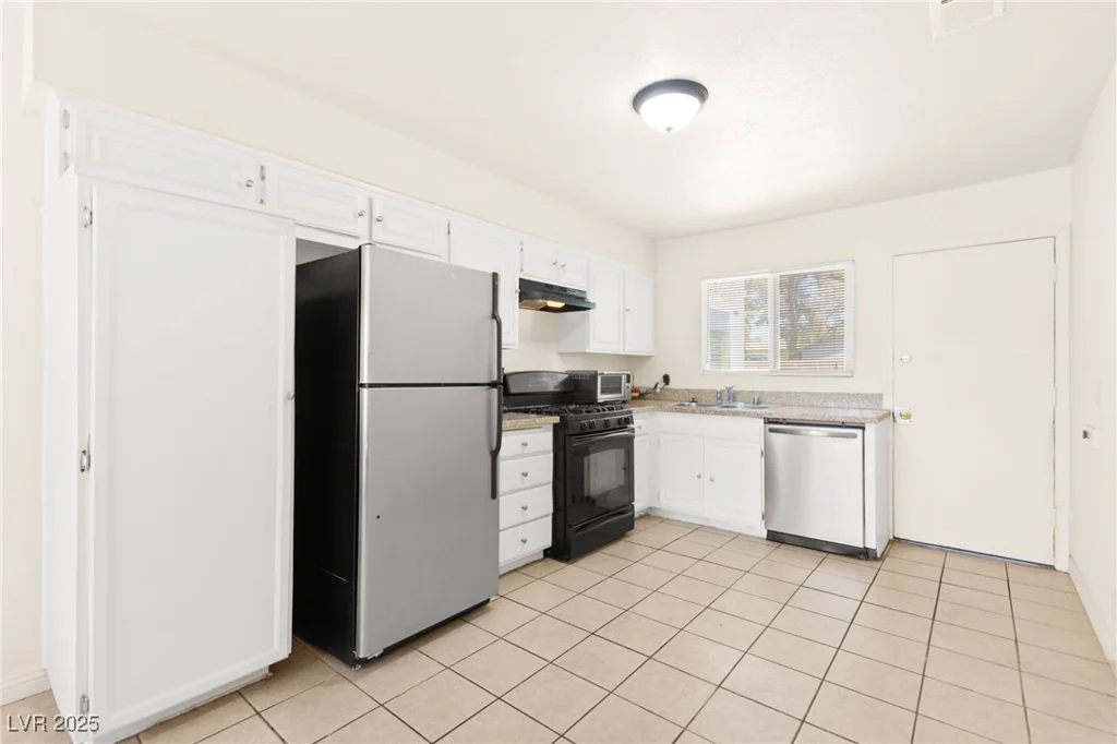 3521 Mercury, North Las Vegas, NV 89030