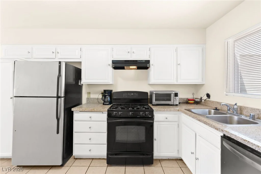 3521 Mercury, North Las Vegas, NV 89030