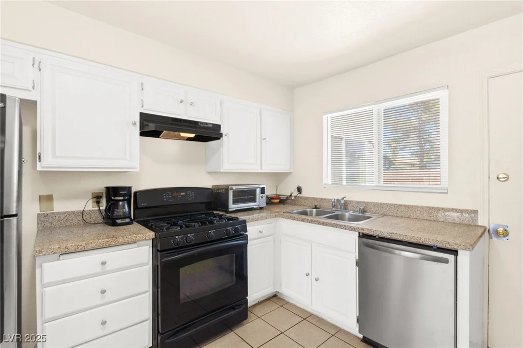 3521 Mercury, North Las Vegas, NV 89030