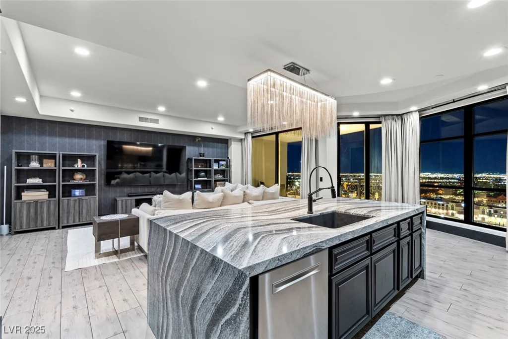 9101 Alta, Las Vegas, NV 89145