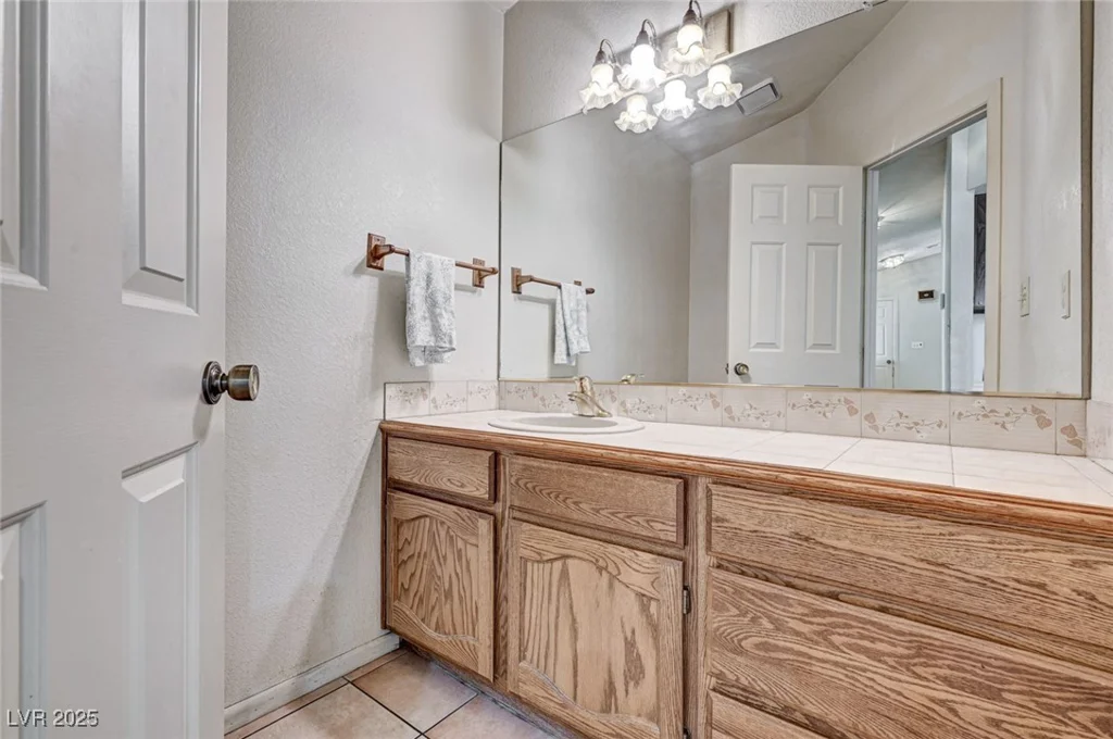 6452 Viewpoint, Las Vegas, NV 89156