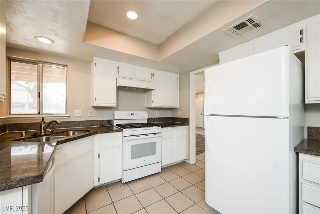 1770 Forest Walk, Las Vegas, NV 89119