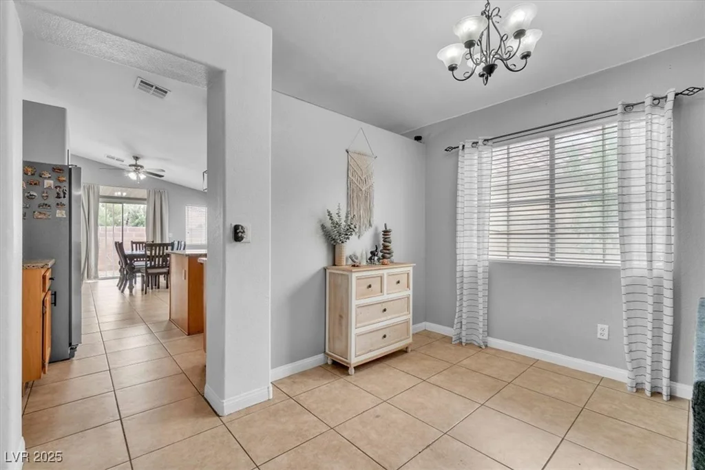 5824 Round Castle, Las Vegas, NV 89130