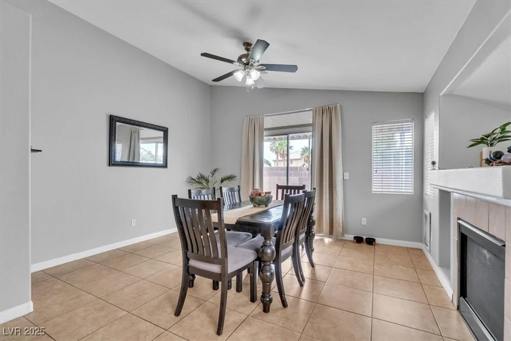 5824 Round Castle, Las Vegas, NV 89130