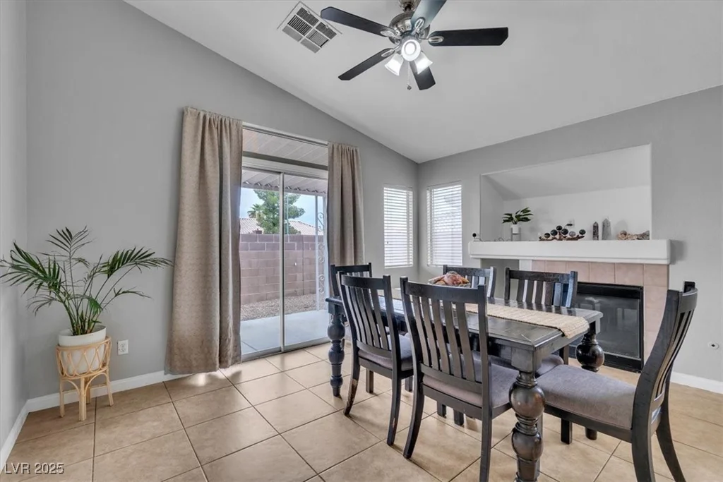 5824 Round Castle, Las Vegas, NV 89130