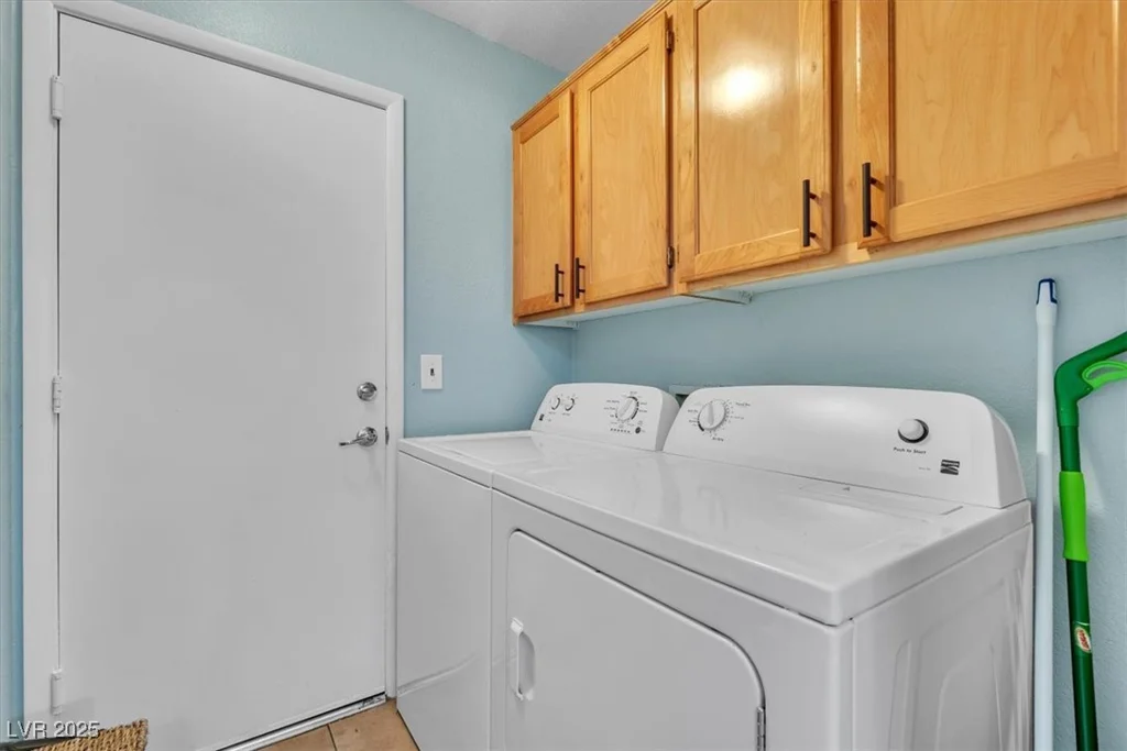 5824 Round Castle, Las Vegas, NV 89130