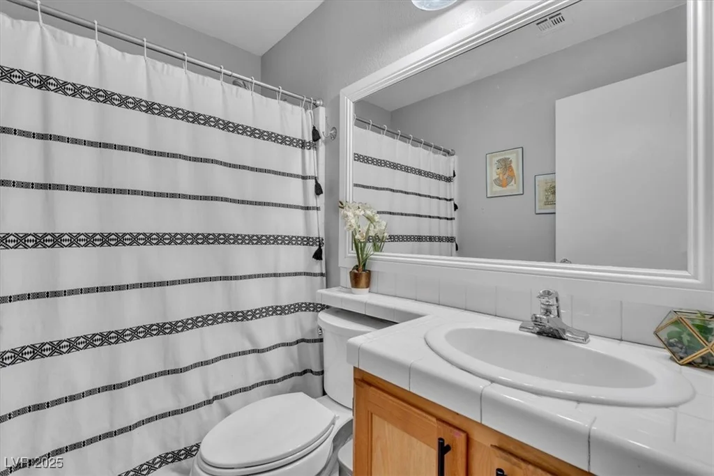 5824 Round Castle, Las Vegas, NV 89130