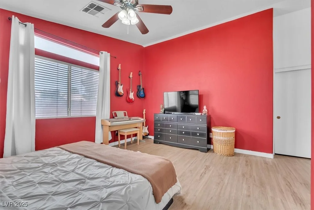 5824 Round Castle, Las Vegas, NV 89130