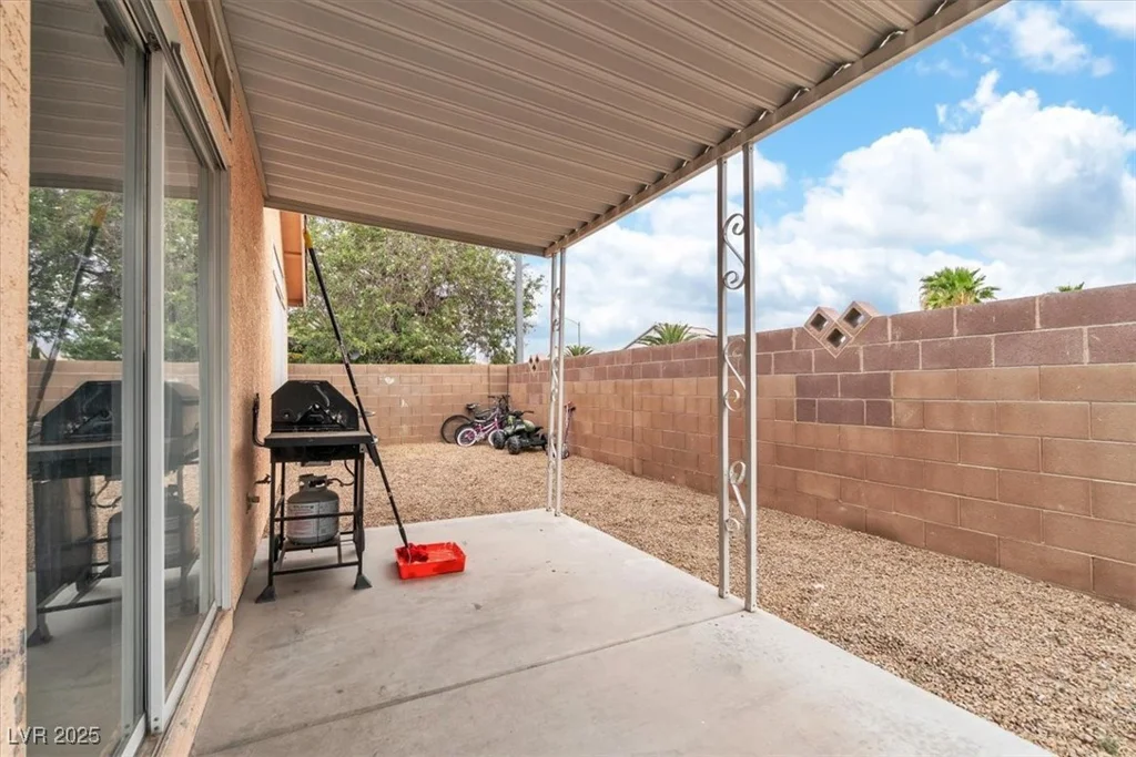 5824 Round Castle, Las Vegas, NV 89130
