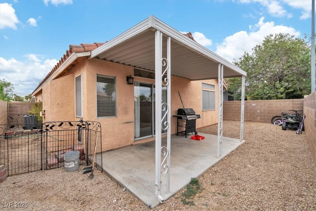 5824 Round Castle, Las Vegas, NV 89130