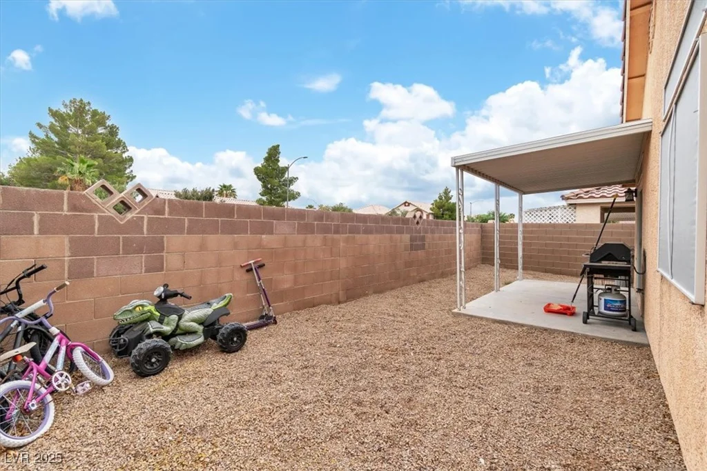 5824 Round Castle, Las Vegas, NV 89130
