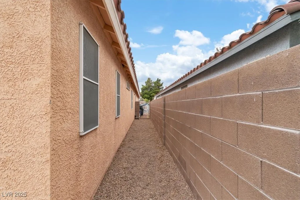 5824 Round Castle, Las Vegas, NV 89130