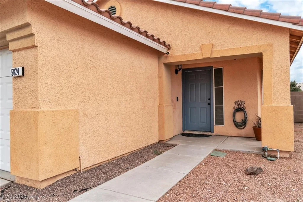 5824 Round Castle, Las Vegas, NV 89130