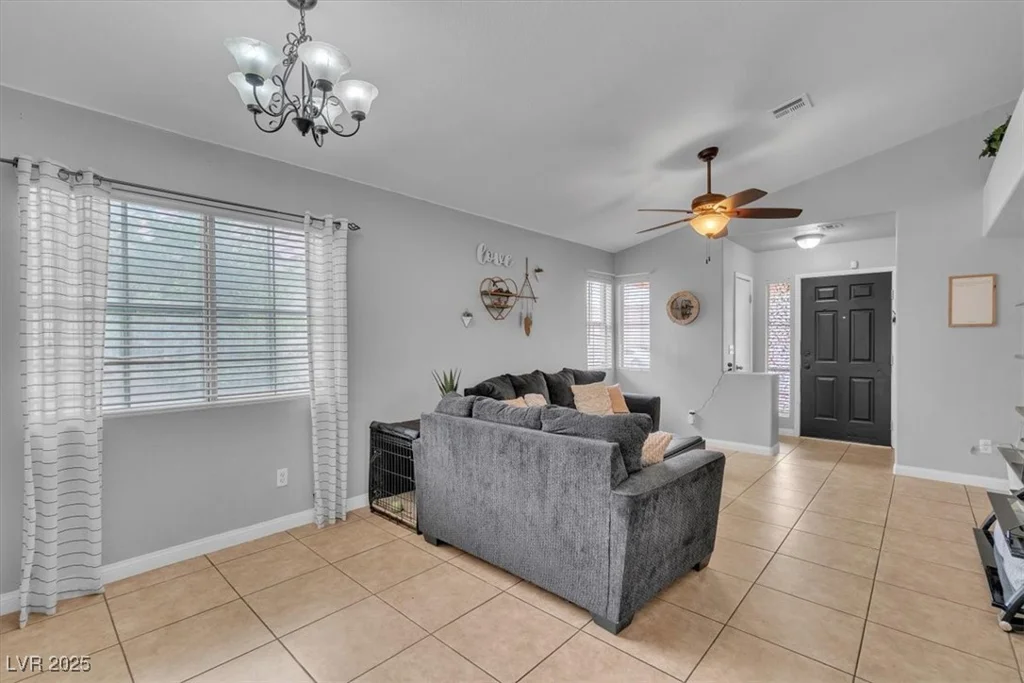 5824 Round Castle, Las Vegas, NV 89130